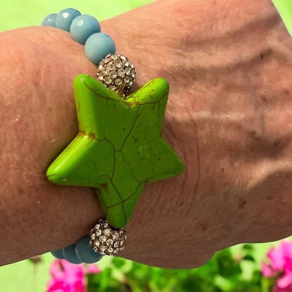 βοΈ Green Star Bracelet - Picture 2 of 3